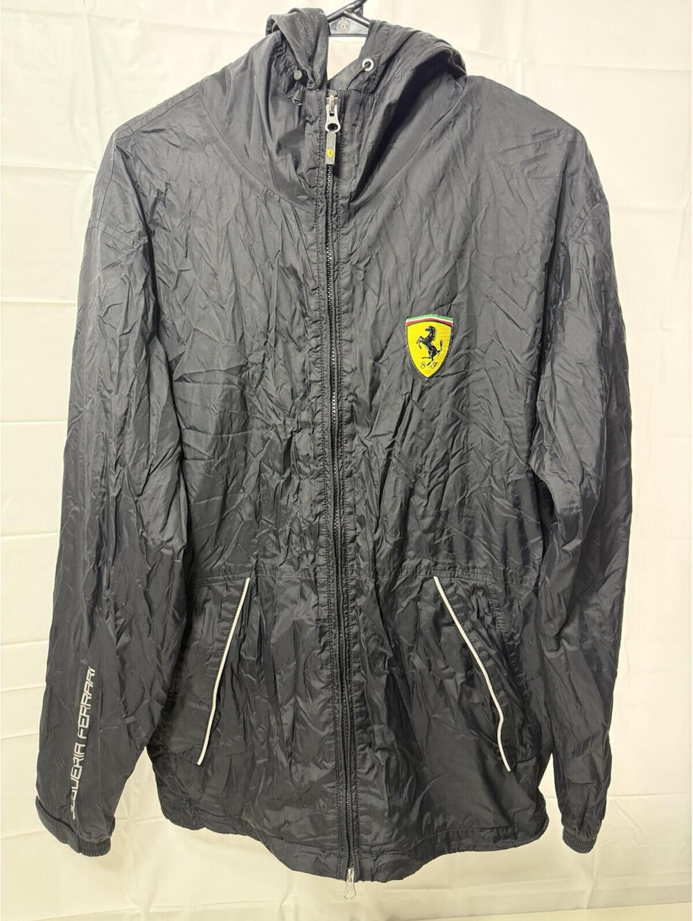 Scuderia Ferrari Formula 1 F1 Official Lightweight Jacket With Hood Size S
